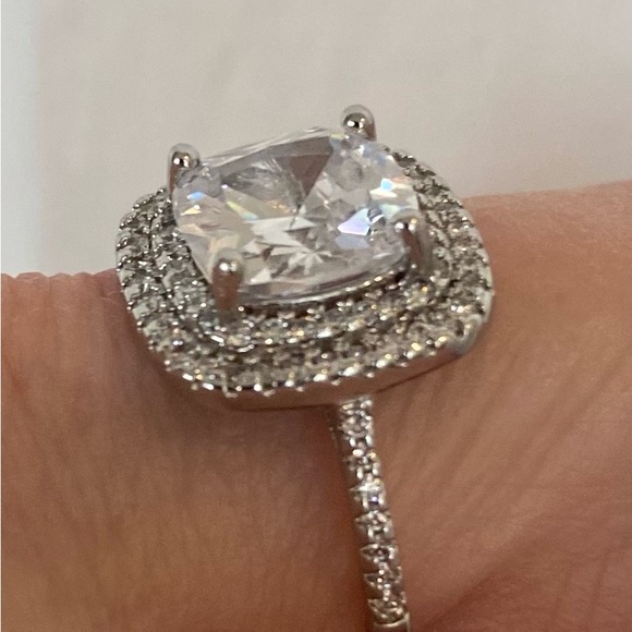 Engagement ring, faux diamond, approximately 5 carats size 8 - Picture 3 of 6
